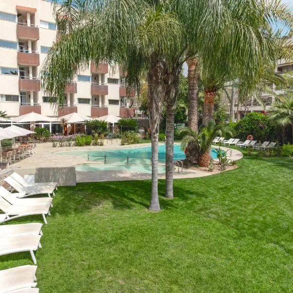 Mònica Hotel, hotel v destinaci Cambrils