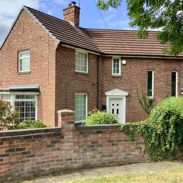 Lorton Villa with a Log Burner, hotel in Saint Helens