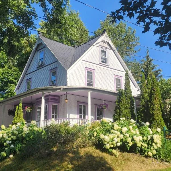 Ô Bois Dormant B&B, hotel in Magog-Orford
