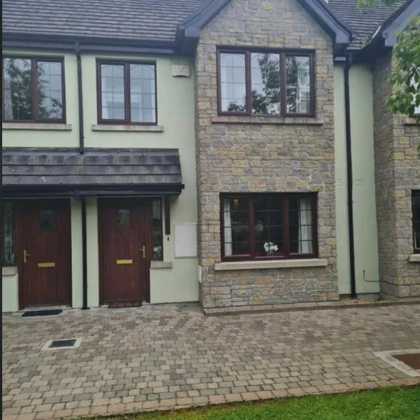 Lough Rinn - Mac Raghnaill Court, hotel v destinaci Rivers Town