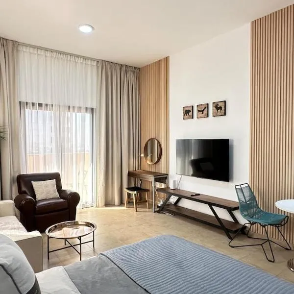 Lovely Studio with balcony in Silicon Oasis, hotel di Dubai
