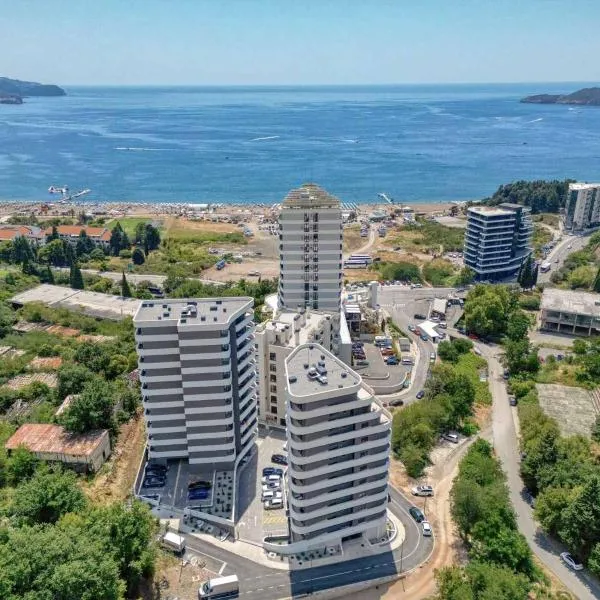 Twin Towers LT Luxury, hotel in Bečići