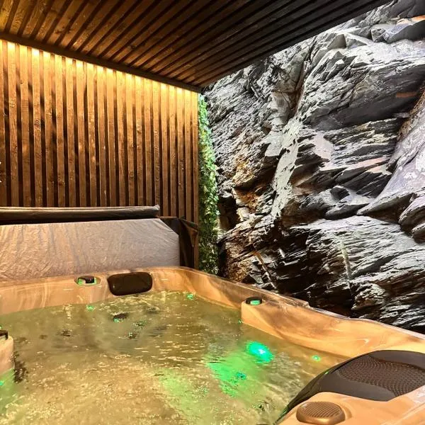 Secret Rock - Jaccuzi privé, hotel in La Roche-en-Ardenne