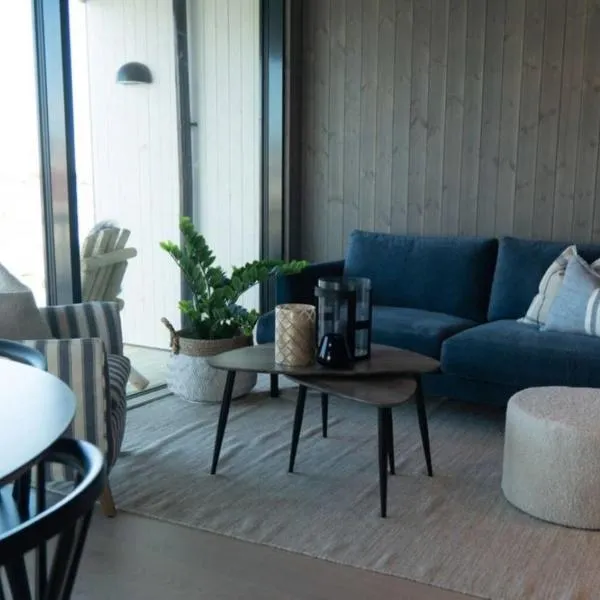 Seafront apartment Henningsvær, hotel in Henningsvær