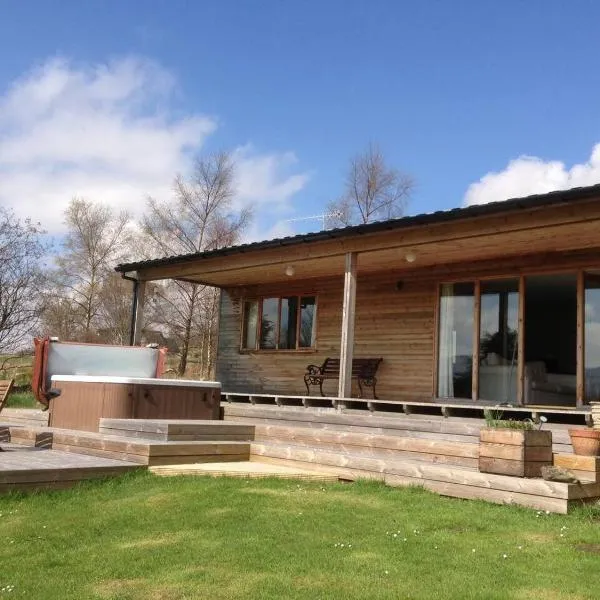 Ben Lawers Rest Cabin - Hot Tub and Loch Tay Vistas, hotel a Lawers