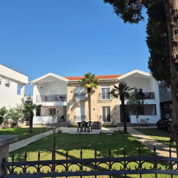 Apartments Nuro, hotel in Ulcinj