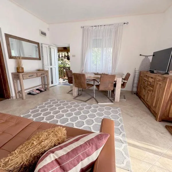 Full 2BDR Garden House near to Downtown Metro Free Parking, hotel in Budapest