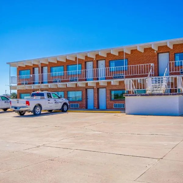OYO Crossroads Inn, hotel em Osborne