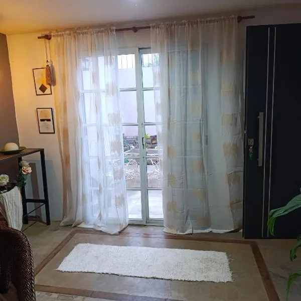 Casa costanera oeste, hotel in Posadas
