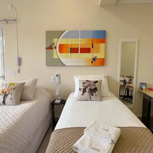 Apart Hotel Bena Flamboyant ap 1- próx ao Shopping Iguatemi e Shopping Galeria, hotel em Campinas