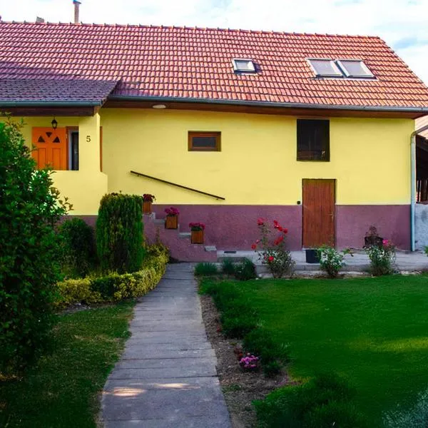 Na Chaloupce, hotel in Kladky