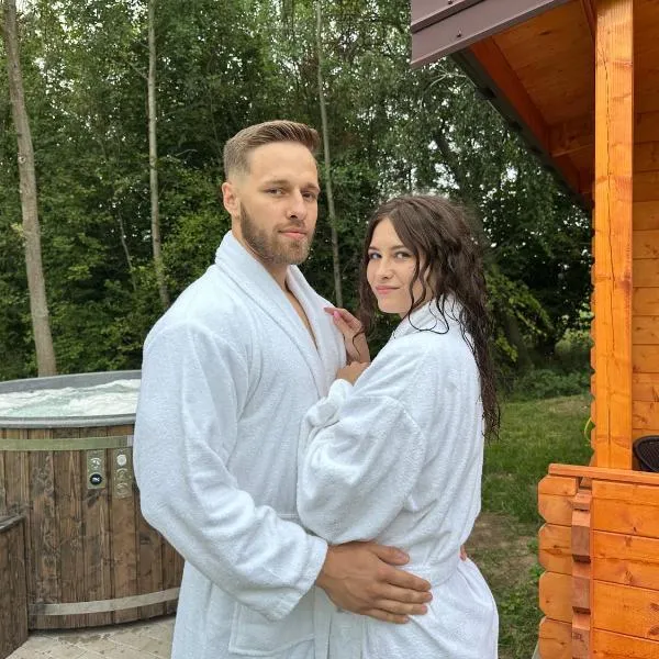 Ranczo Rogowo jacuzzi sauna staw rybny, hotel in Rogowo
