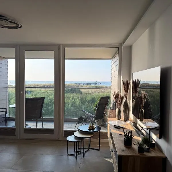 FeWo 12 Zur Seebrücke mit Meerblick, hotel in Graal-Müritz