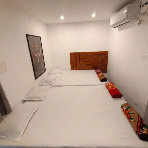 skywayrooms near Indira Gandhi signal and 3 km jipmer 3km Rock beach, hotel in Puducherry