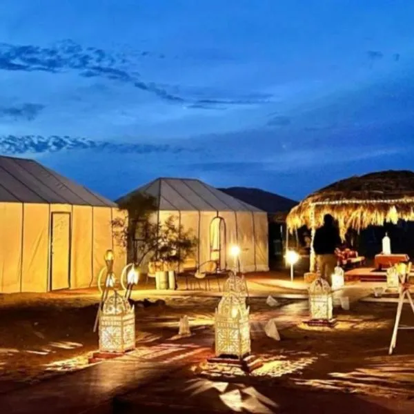 Desert luxury tent, hotel in Merzouga