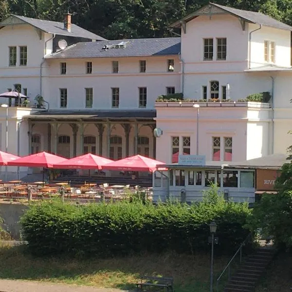 Loklounge Ferienwohnung im historischen Bahnhofsgebäude in Balduinstein, hotel in Balduinstein