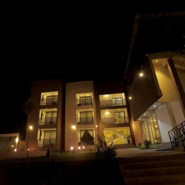 AIDEN HOMES AND APARTMENTS HOTEl, hotel en Koforidua