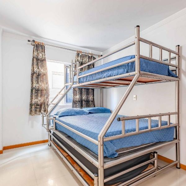 Apartamento a 200m da Praia de Bombas - Foto 2