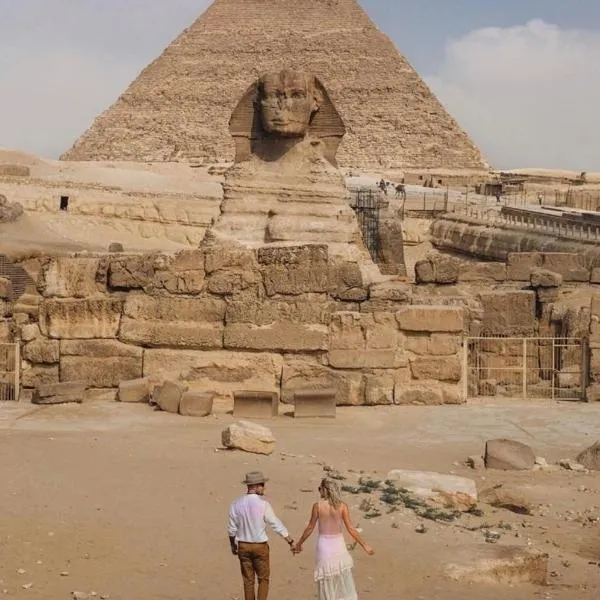 lava pyramids inn, hotel en El Cairo