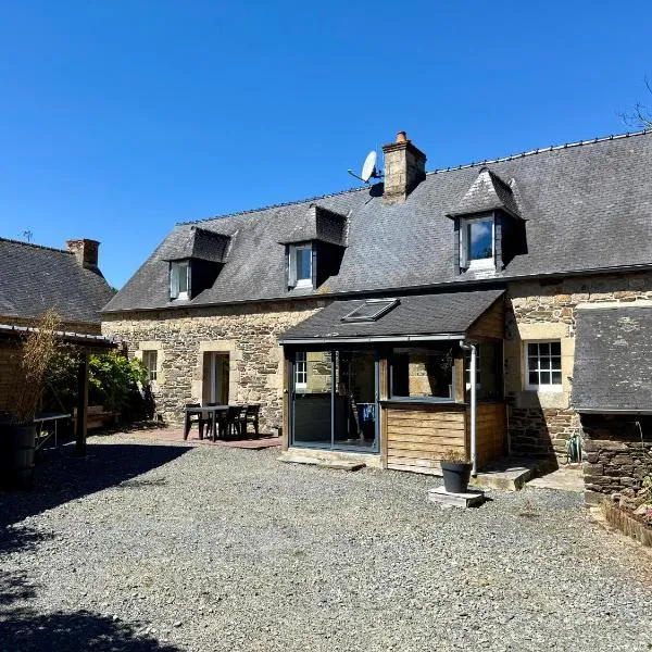 Maison bretonne, Gîte de Keranglaz, hotell i Ploubezre