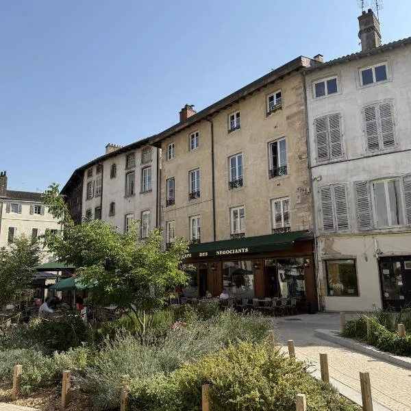 Les Fresques Mâconnaises, хотел в Макон