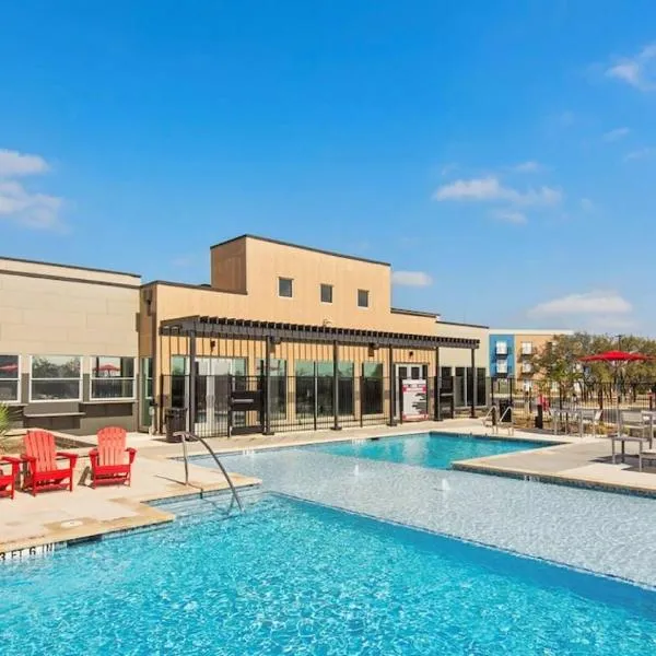 Viesnīca Luxury Home W Pool & Gym Mins To Baylor Hospital pilsētā Mārblfolsa