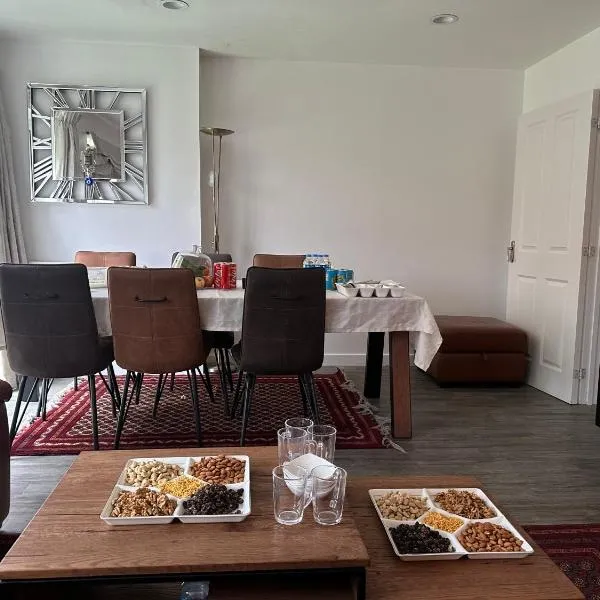 Luxe retreat Unwind in Elegant Style – hotel w mieście Hatch End