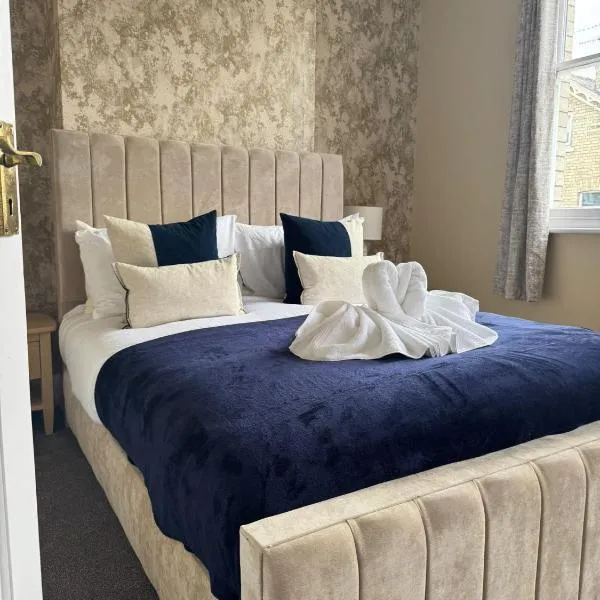 Brinkburn House Beautiful Sleeps 8 Home, hotel di Scarborough