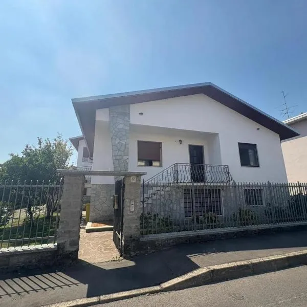 Casa Ortensia Saronno, hotel in Saronno