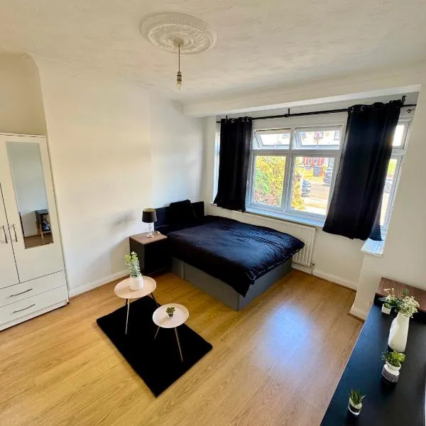 Western House, hotel in Dagenham