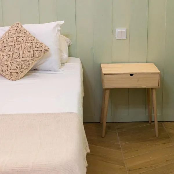 Apartment with Lush Yard - Valletta, Hotel in Valletta