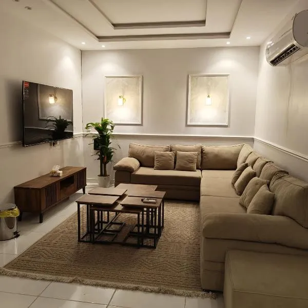 Luxury apartment, 3 bedrooms, living room, kitchen, hotel in Jeddah