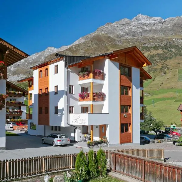 Alpshotel Bergland, hotel u gradu Pfelders