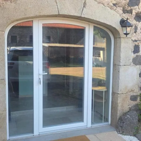 Appart RDC à Montagnac vers Le Puy-en-Velay, hotel v destinaci Solignac-sur-Loire