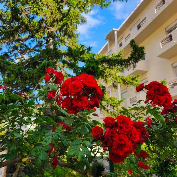 Hôtel LA PERGOLA, hotel in Amélie-les-Bains-Palalda