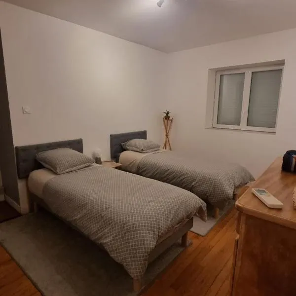 Chez Lofred 2, hotel in Four