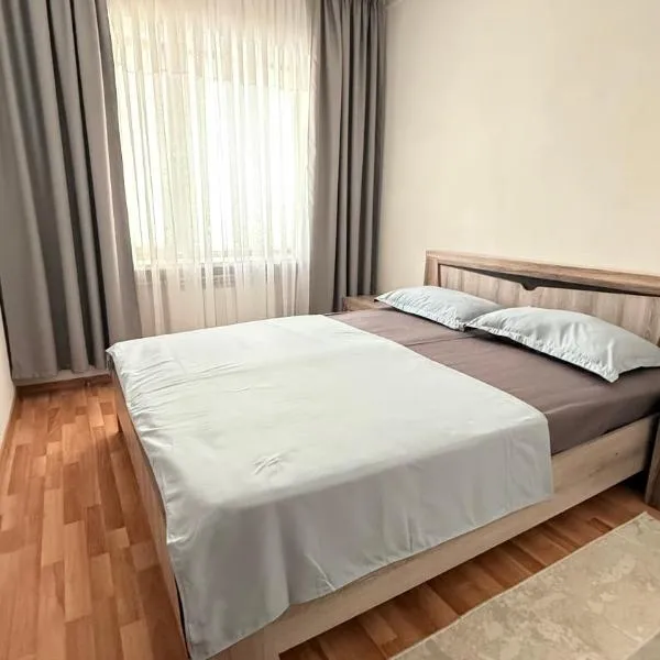 2х комнатная квартира на Айтиева, hotel in Taraz