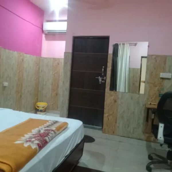 PLAY HOTEL SWEET RESIDENCY couple friendly, hotel in Greater Noida