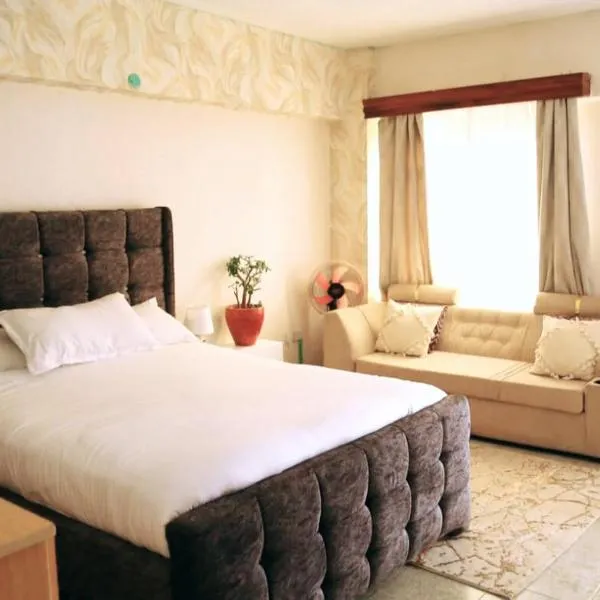 Large Studio In Heart of Westlands, hotel in Nairobi