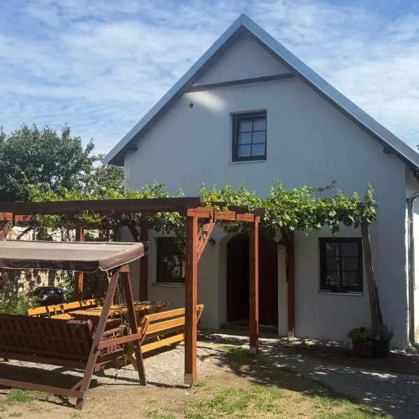 Ubytování U Kocábů, hotel in Drnholec
