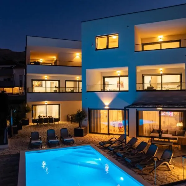 Babic Apartments โรงแรมในพาก