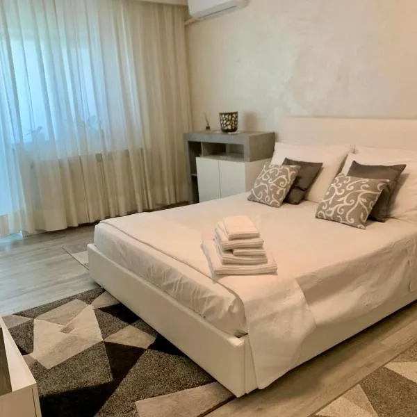 Central and beautiful flat, hotel in Focşani