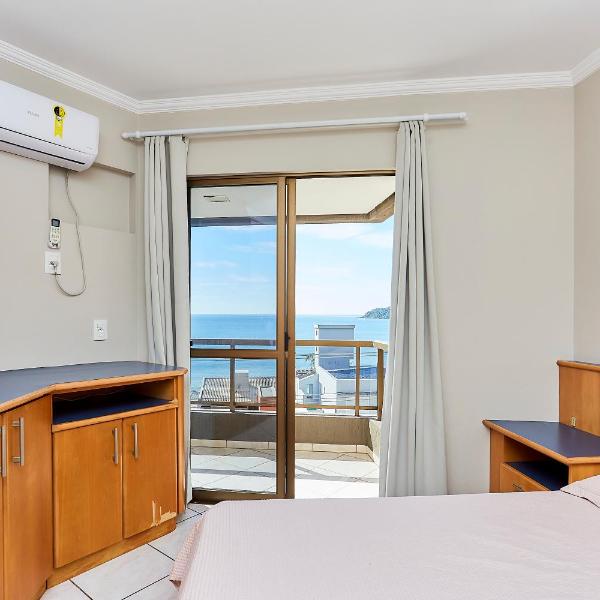187 Apartamento 50m da Praia. Bela vista ao mar. Em Avenida principal de Bombinhas. - Foto 2