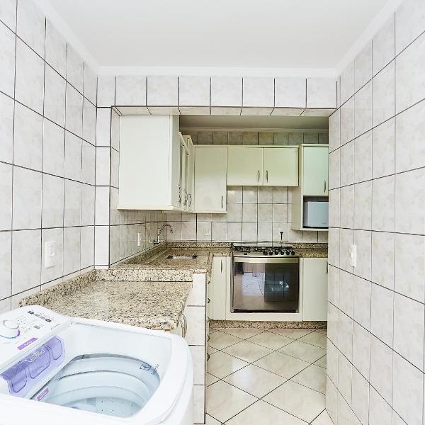 187 Apartamento 50m da Praia. Bela vista ao mar. Em Avenida principal de Bombinhas. - Foto 3