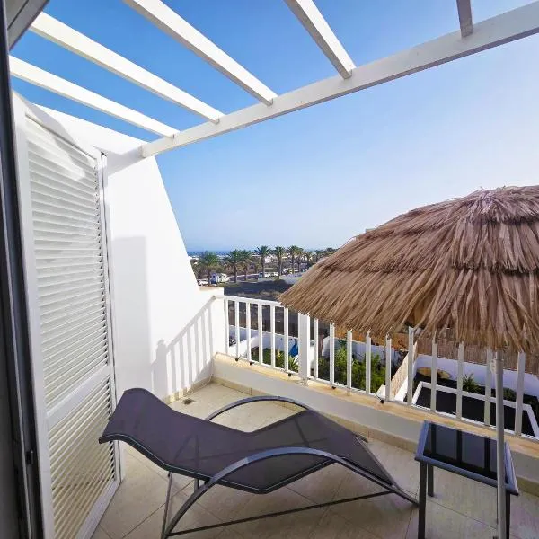 Duplex 2 Terraces Sea View, hotel in Costa Teguise