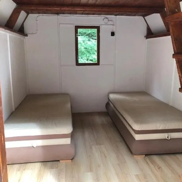 Kemp Oparno, bezvakempy, hotel 