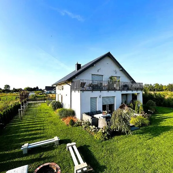 APARTAMENTY Wakacyjna 53 Dziwnówek, Wrzosowo, hotel in Dziwnówek