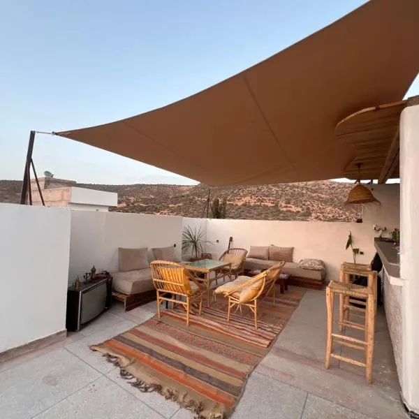 Azul Berg Hostel, hotel in Tamraght Ouzdar