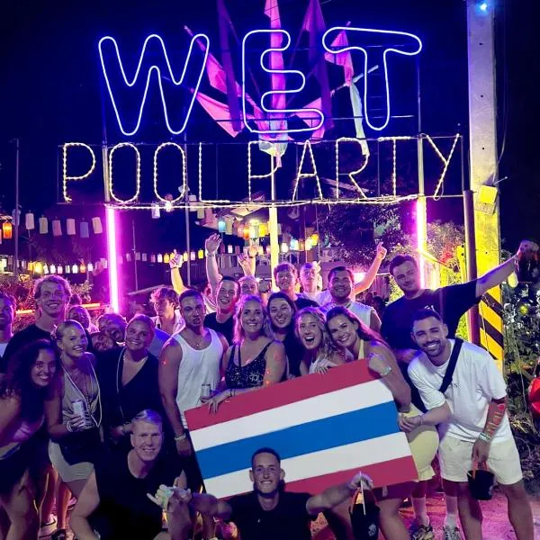 WET Pool Party Haad Rin, hotel di Haad Rin