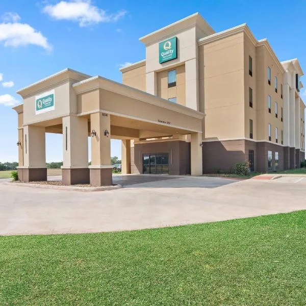 Quality Inn & Suites, hotel in Pearsall